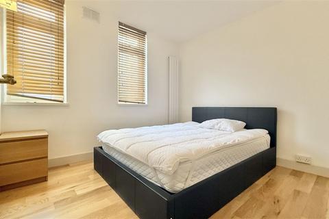 3 bedroom apartment to rent, Abbey Road, London NW8