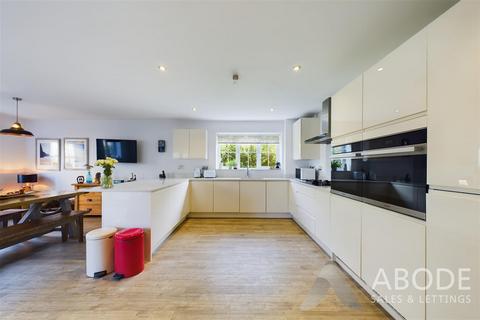 43 Geoff Morrison Way, Uttoxeter, ST14 7SR