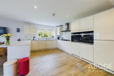 43 Geoff Morrison Way, Uttoxeter, ST14 7SR