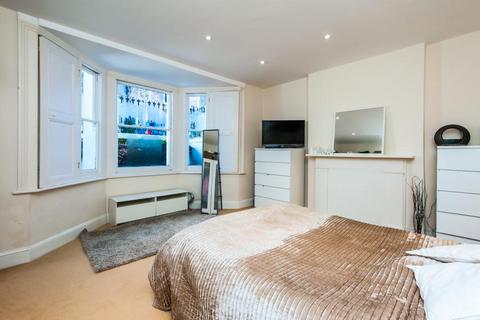 1 bedroom flat to rent, Liston Road, London SW4