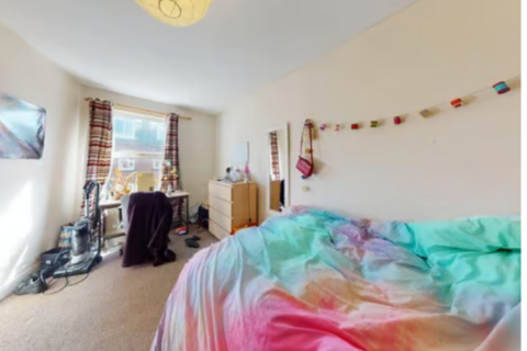 6 bedroom terraced house to rent, Welton Mount, Hyde Park LS6