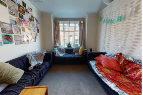 6 bedroom terraced house to rent, Welton Mount, Hyde Park LS6