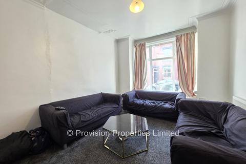 6 bedroom terraced house to rent, Welton Mount, Hyde Park LS6