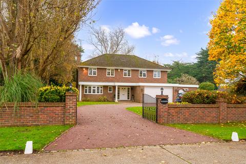 4 bedroom detached house for sale, Cross Road, Rustington, Littlehampton, West Sussex, BN16