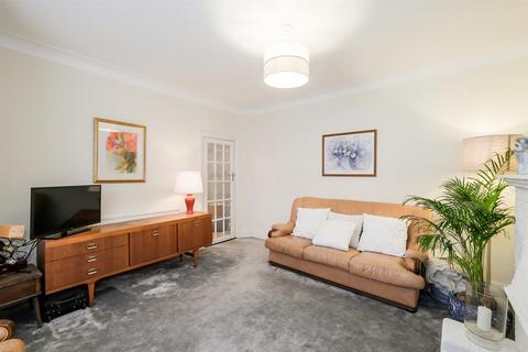 3 bedroom terraced house for sale, Reydon Avenue, Wanstead