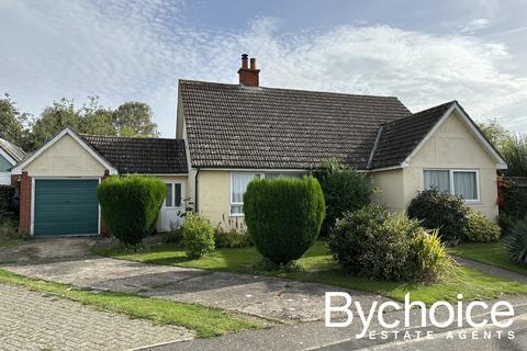 2 bedroom detached bungalow for sale, The Columbines, Cavendish