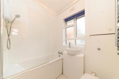 1 bedroom flat for sale, High Road, East Finchley