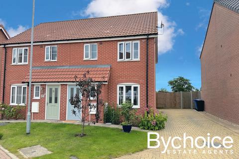 3 bedroom semi-detached house for sale, Wakelin Close, Great Cornard