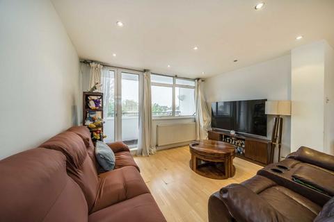 3 bedroom flat to rent, Heronsforde, London W13