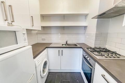 1 bedroom flat to rent, Sandycombe Road, Kew Gardens