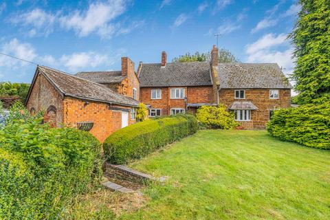 3 bedroom detached house for sale, Woodford Halse, Daventry