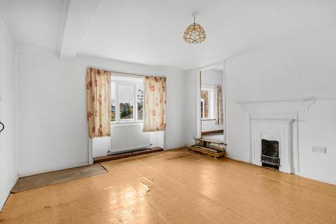 Stowe House, 28 Hinton Road, Woodford Halse, Daventry, NN11 3TR