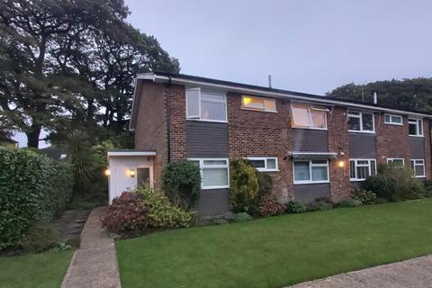 2 bedroom flat to rent, Woolmer View, The Avenue, Hindhead, GU26 6JS