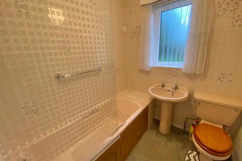 13 Barnfield Road, Bollington, Macclesfield, SK10 5DZ