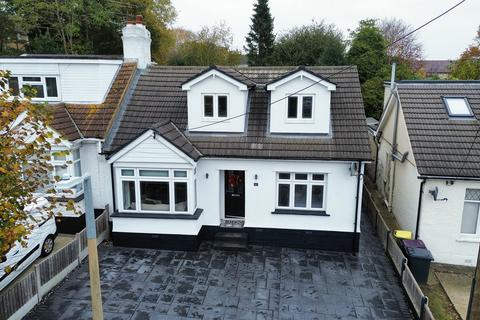 4 bedroom semi-detached house for sale, Highfield Crescent, Rayleigh, SS6