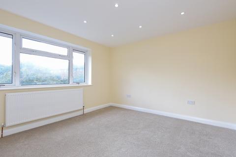 3 bedroom flat to rent, Dixon Place West Wickham BR4