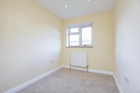 3 bedroom flat to rent, Dixon Place West Wickham BR4