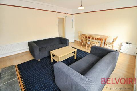 3 bedroom flat to rent, North Sherwood Street, Nottingham NG1