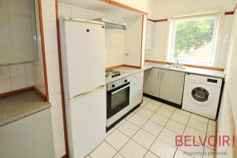 3 bedroom flat to rent, North Sherwood Street, Nottingham NG1