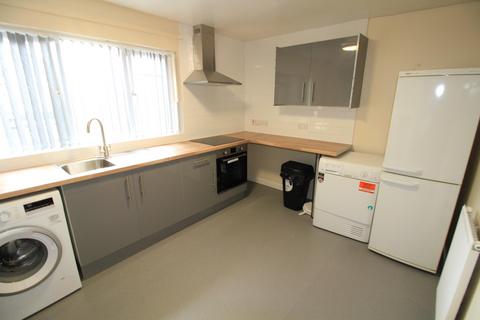 2 bedroom flat to rent, North Sherwood Street, Nottingham NG1