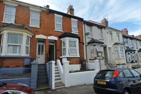 3 bedroom house to rent, Pagitt Street, Chatham, Kent