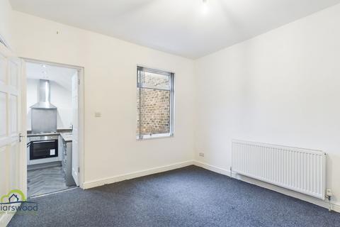 2 bedroom flat to rent, Tunstall Road, Stoke-On-Trent ST8