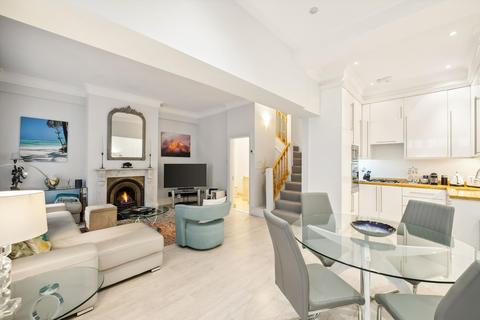 2 bedroom terraced house to rent, Queensberry Mews West, South Kensington, London, SW7