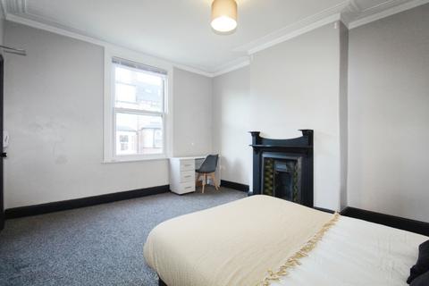 1 bedroom in a house share to rent, BILLS INCLUDED HOUSE SHARE - Hilton Road, Chapel Allerton, Leeds, LS8