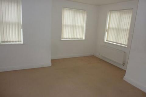 2 bedroom flat to rent, Newmarket Close