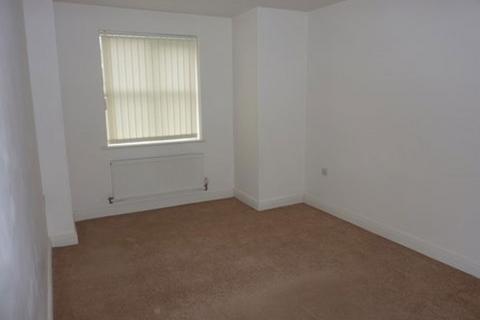 2 bedroom flat to rent, Newmarket Close