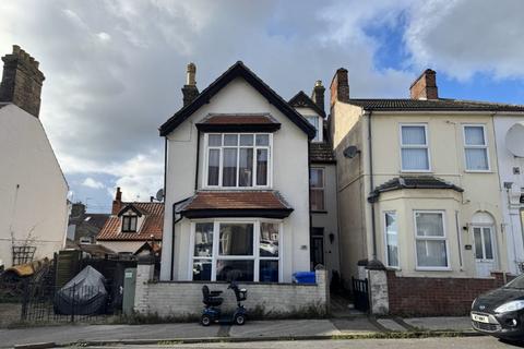 45 Queens Road, Lowestoft, Norfolk NR32 1TB