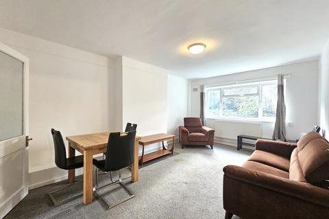 2 bedroom flat to rent, Elmshurst Crescent, East Finchley, N2