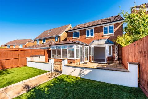 4 bedroom detached house for sale, Clos Cefn Bryn, Llwynhendy, Llanelli