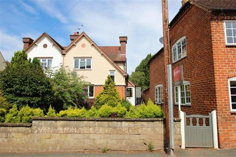 2 bedroom property to rent, High Street, Feckenham