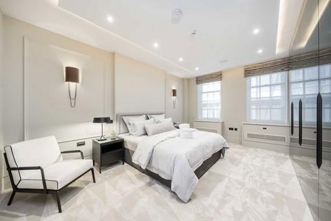 4 bedroom flat to rent, North Audley Street, London W1K