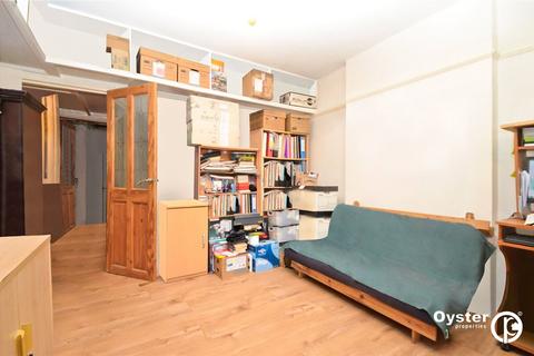 2 bedroom flat for sale, Alexandra Road, London, N10