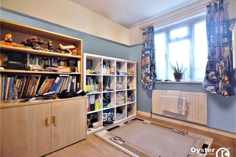 2 bedroom flat for sale, Alexandra Road, London, N10