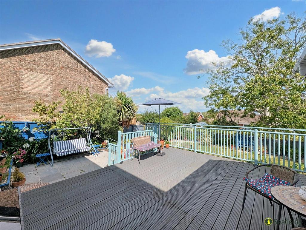 Rear Sun Deck