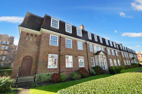 3 bedroom flat for sale, Sandgate Road, Folkestone CT20