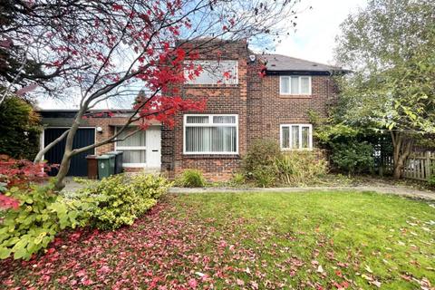 4 bedroom detached house to rent, West Parade, West Park, Leeds, LS16