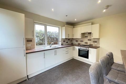 4 bedroom detached house to rent, West Parade, West Park, Leeds, LS16