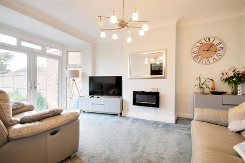 3 bedroom semi-detached house for sale, Oakwood Park Road, London