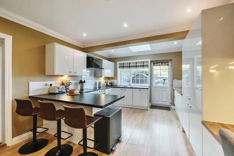 2, Hunt Cottages Goring Lane, Goddards Green, Reading, RG7 3BA