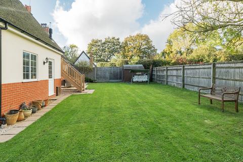 2, Hunt Cottages Goring Lane, Goddards Green, Reading, RG7 3BA