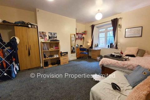 4 bedroom flat to rent, Cardigan Road, Headingley LS6