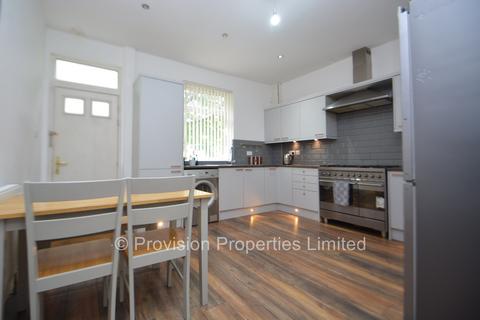 2 bedroom terraced house to rent, Burley Lodge Road, Hyde Park LS6