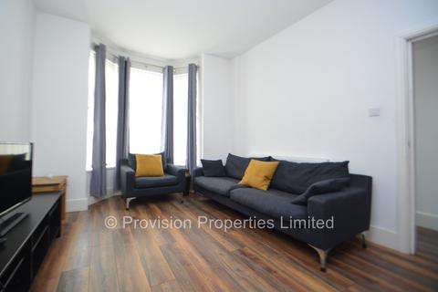 2 bedroom terraced house to rent, Burley Lodge Road, Hyde Park LS6