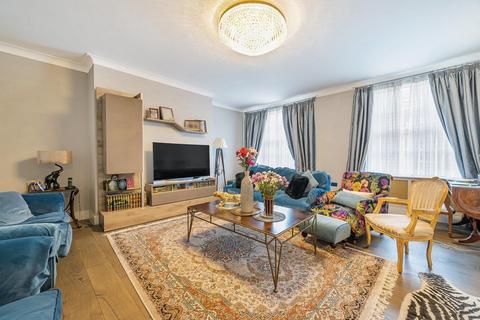 3 bedroom flat for sale, Eyre Court, Finchley Road, St John's Wood