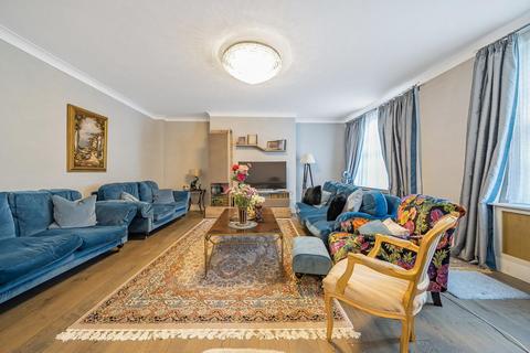 3 bedroom flat for sale, Eyre Court, Finchley Road, St John's Wood