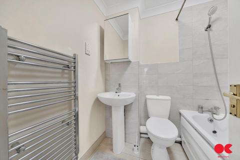 3 bedroom end of terrace house for sale, Dahlia Gardens, Ilford IG1